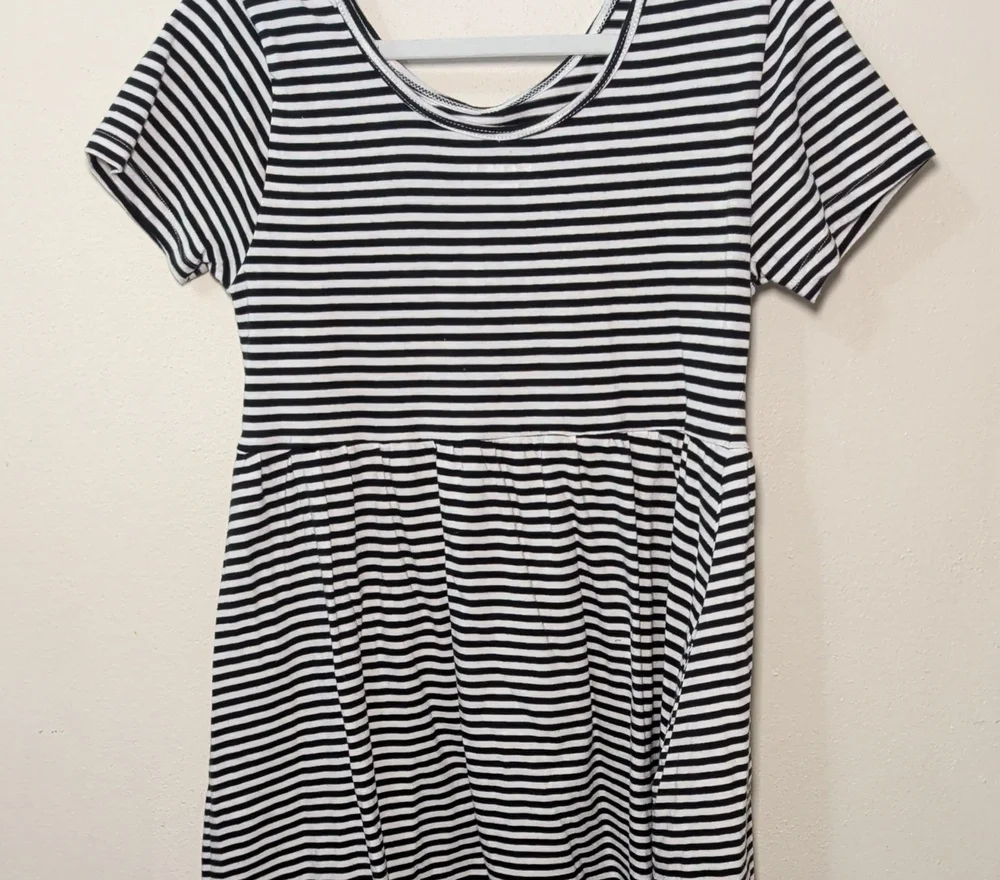 Old Navy Black & White Striped Short Sleeve Dress 100% Cotton Girls Size L 10-12